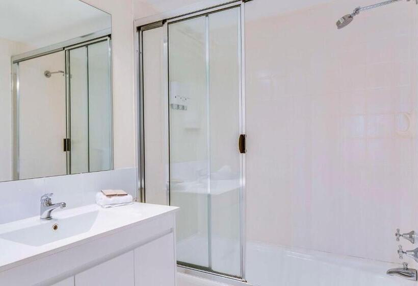 Metro Apartments On King