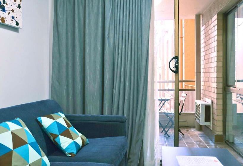 Metro Apartments On King