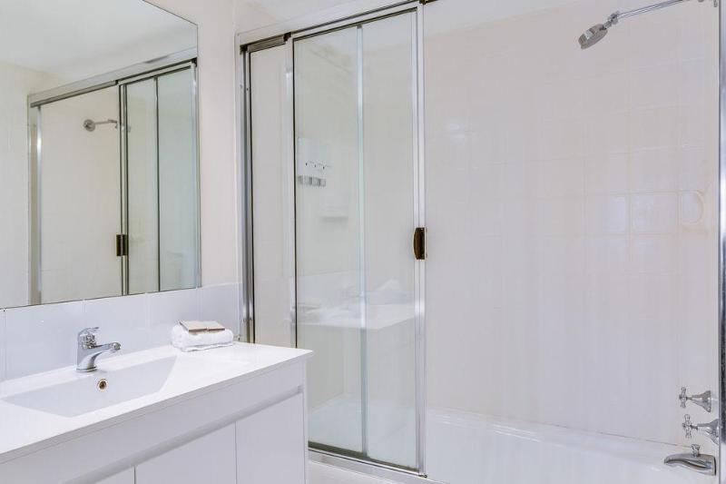 Metro Apartments On King