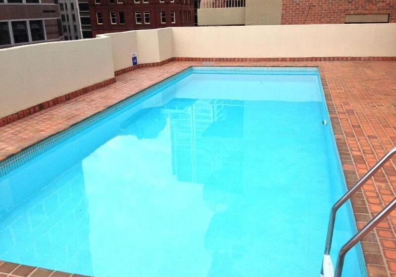 Metro Apartments On King