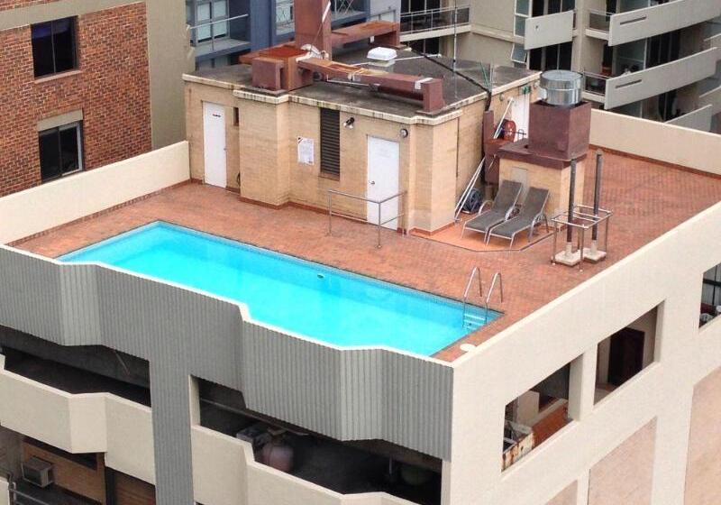 Metro Apartments On King