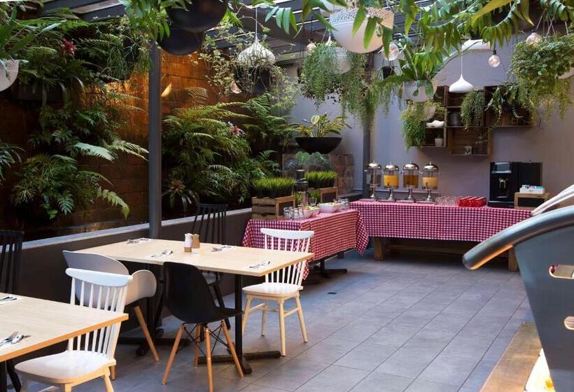 Metro Aspire Hotel Sydney