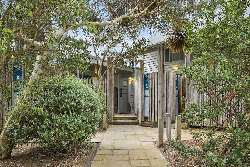 فندق على الطريق Oceanic Apartments Sorrento