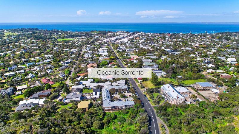 فندق على الطريق Oceanic Apartments Sorrento