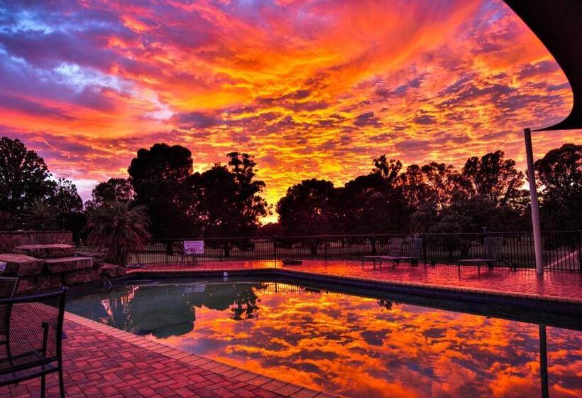 مُتل Renmark Country Club