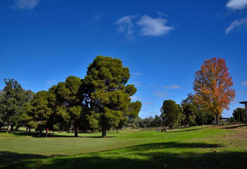 مُتل Renmark Country Club