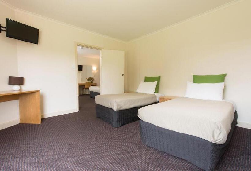 مُتل Renmark Country Club