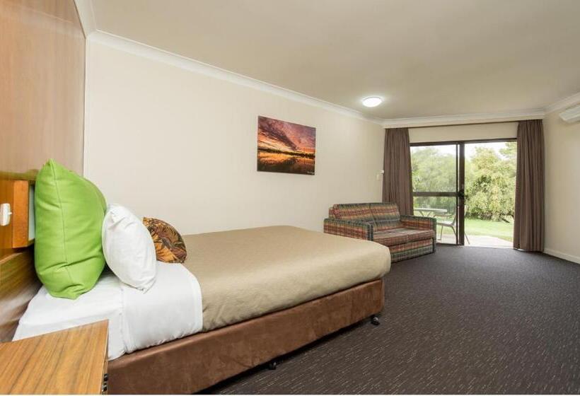 مُتل Renmark Country Club