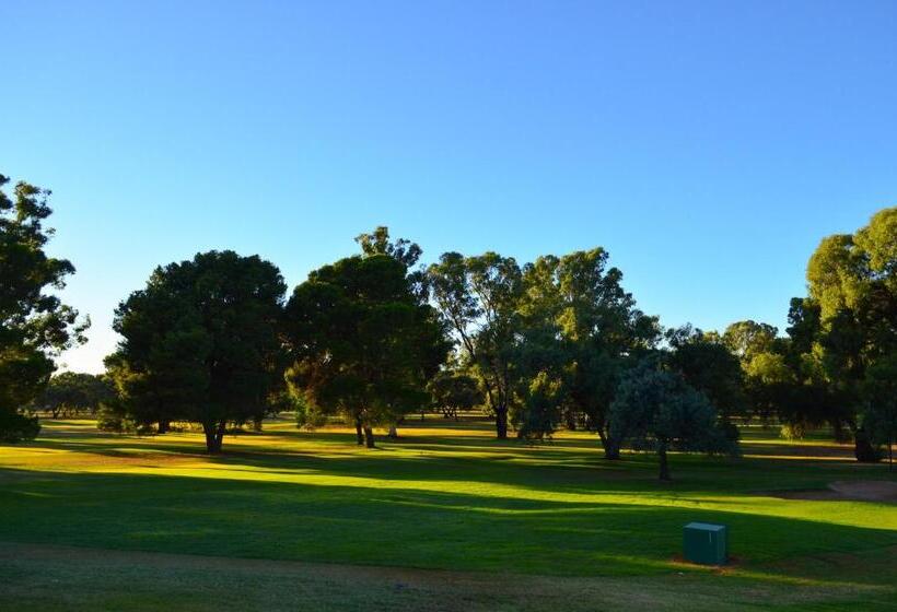 مُتل Renmark Country Club