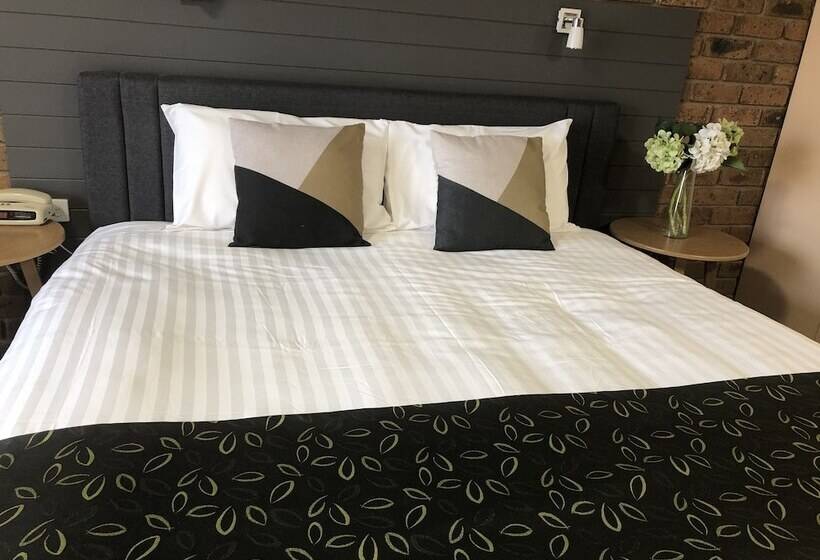 Мотель Travellers Rest Motor Inn Swan Hill