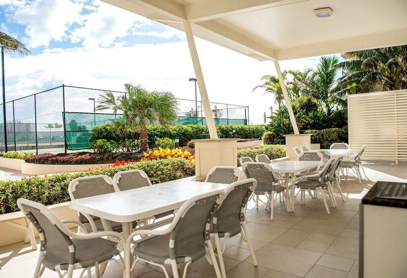 Paradise Centre Apartments