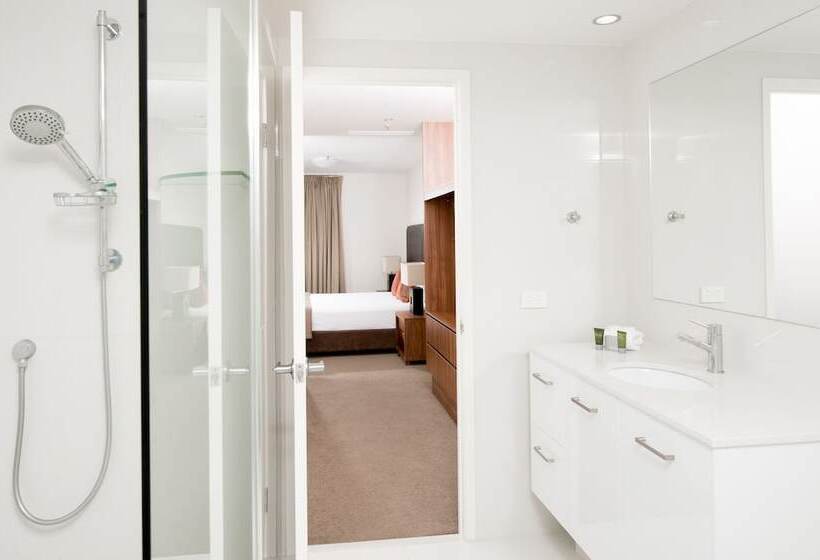 Paradise Centre Apartments