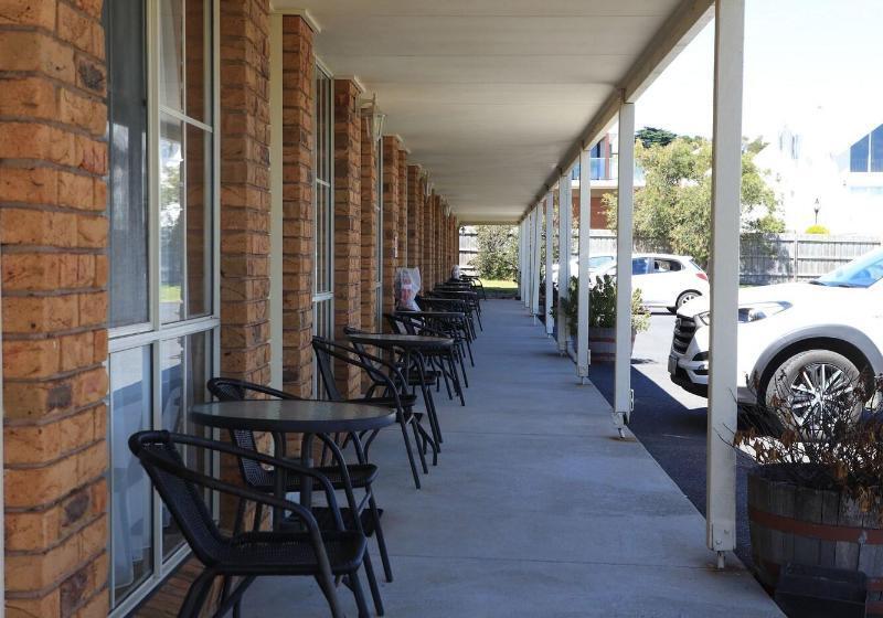 Quays Motel San Remo