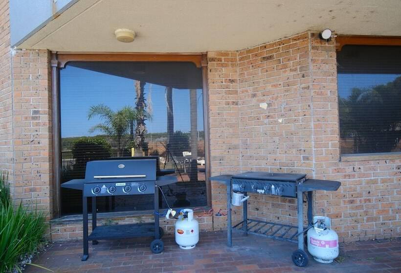 渡假胜地  Lakeside Inn Illawarra