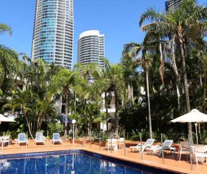 St Tropez Apartments