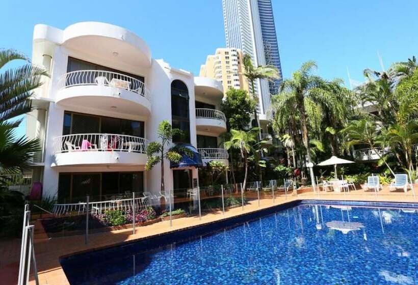 St Tropez Apartments