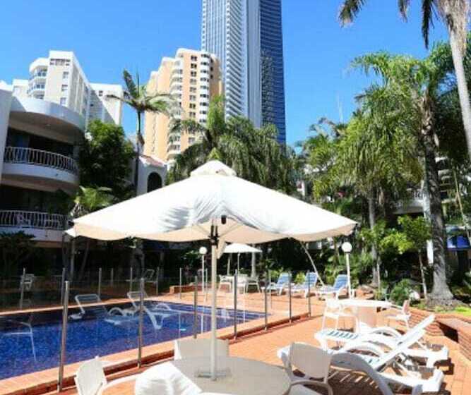 St Tropez Apartments