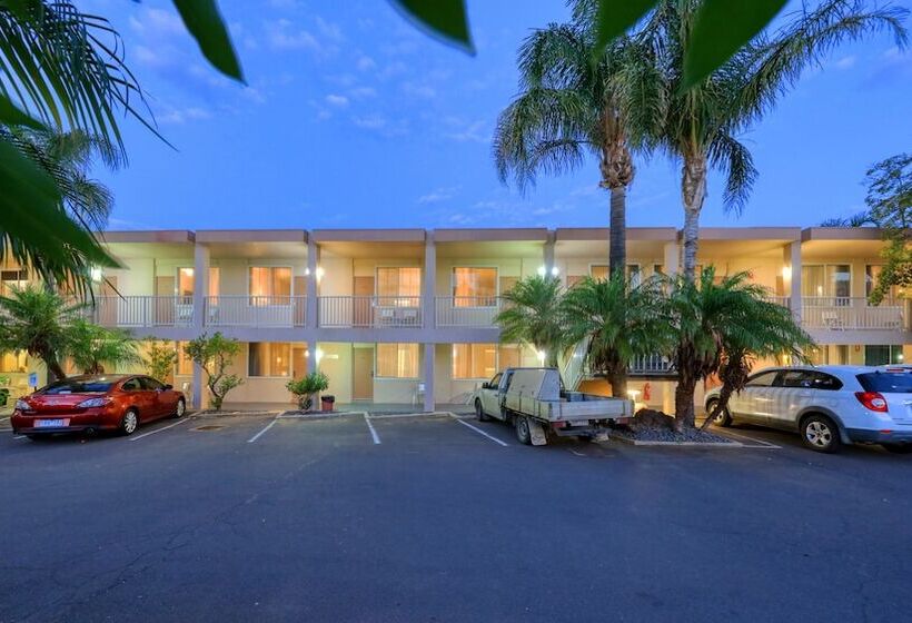 Swan Hill Resort