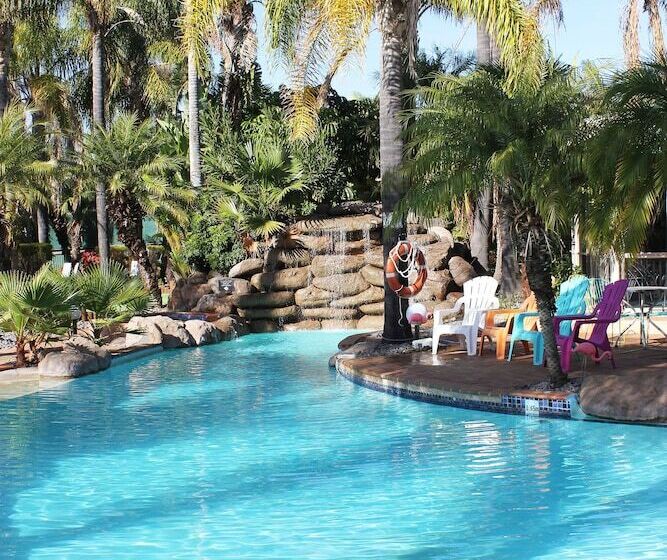 Swan Hill Resort
