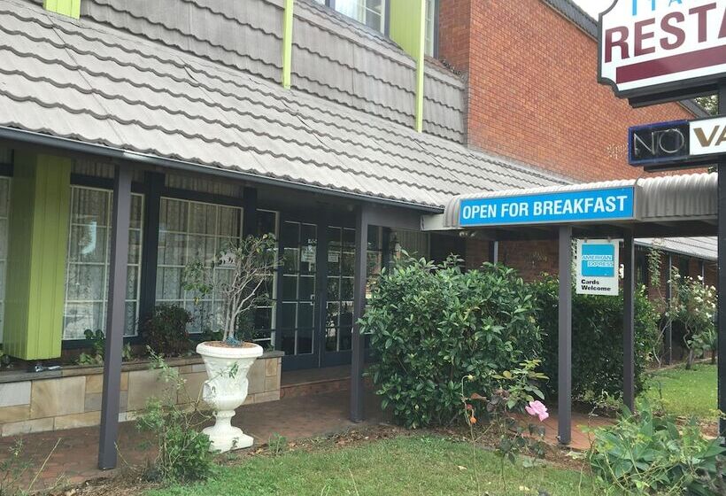 Town And Country Motel