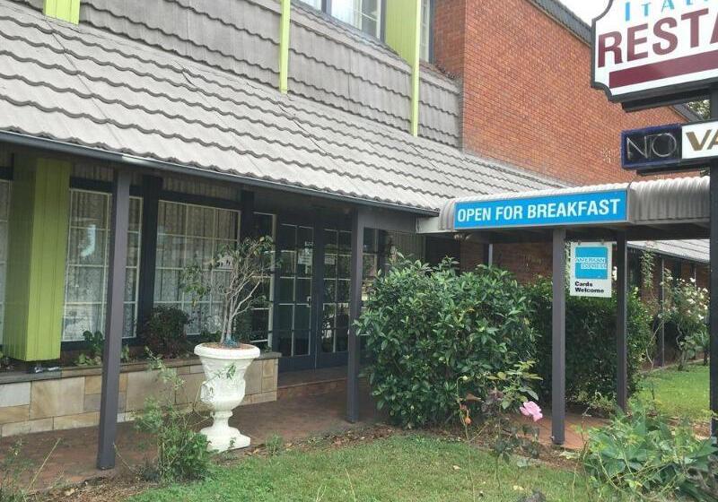 Town And Country Motel