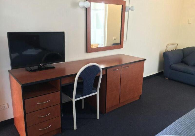 Town And Country Motel