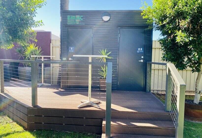 Westland Hotel Motel