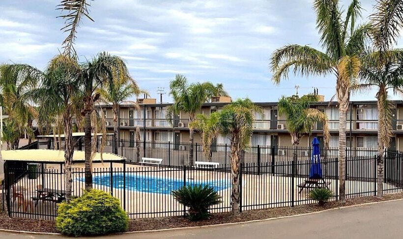 Westland Hotel Motel