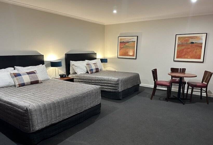 Westland Hotel Motel