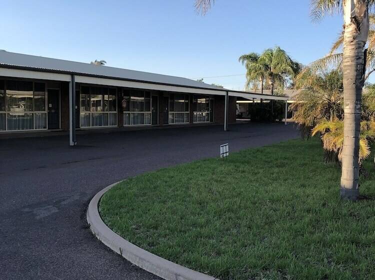 Westland Hotel Motel