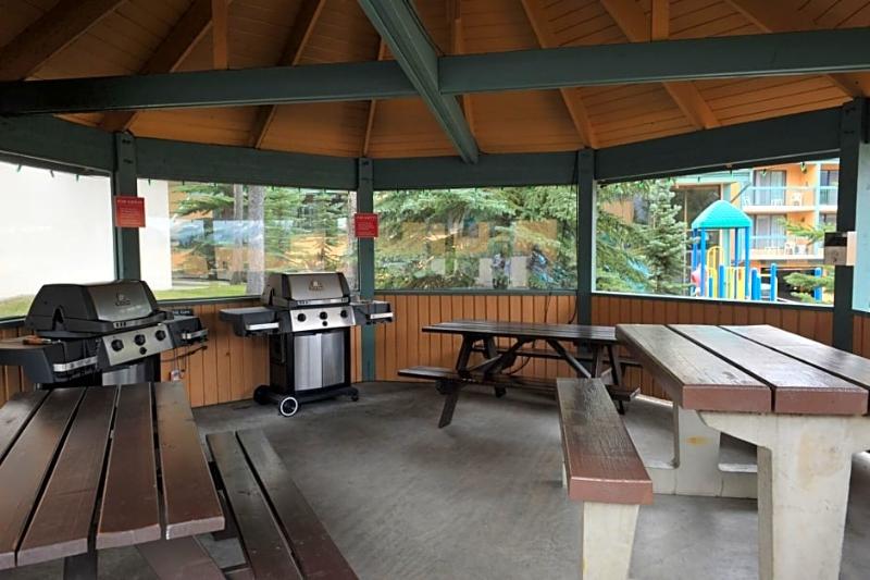 Douglas Fir Resort & Chalets