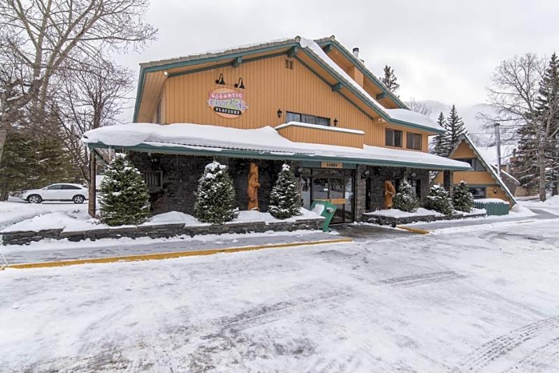 Douglas Fir Resort & Chalets