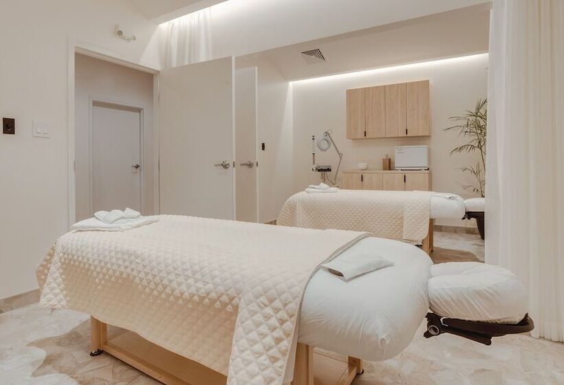 Fort George Hotel And Spa