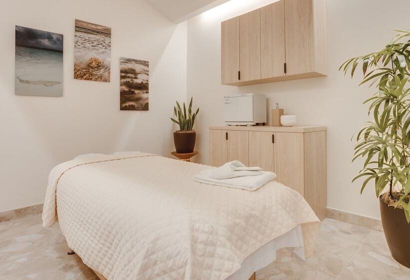 Fort George Hotel And Spa