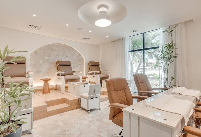 Fort George Hotel And Spa