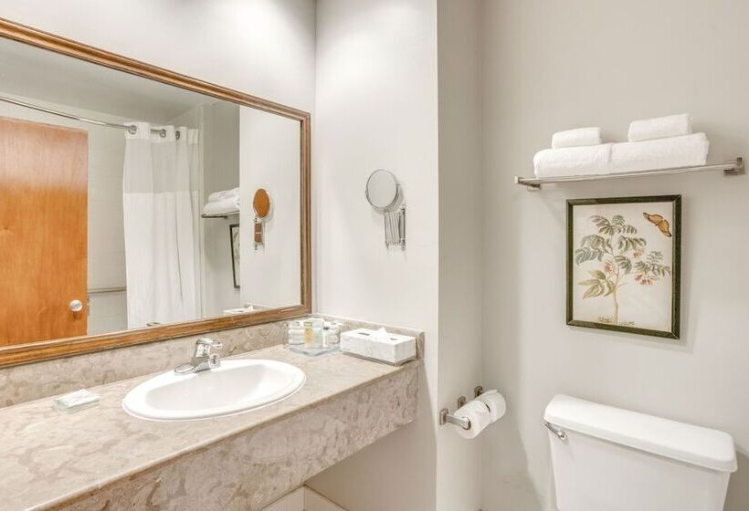 Fort George Hotel And Spa