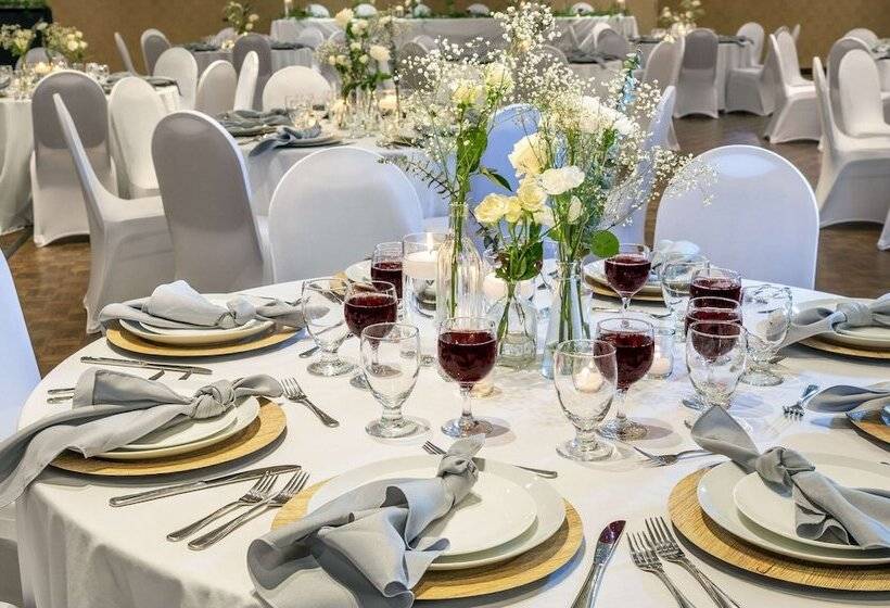 Allure Hotel & Conference Centre, Ascend Hotel Collection