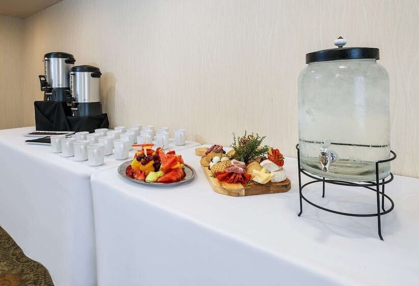 Allure Hotel & Conference Centre, Ascend Hotel Collection