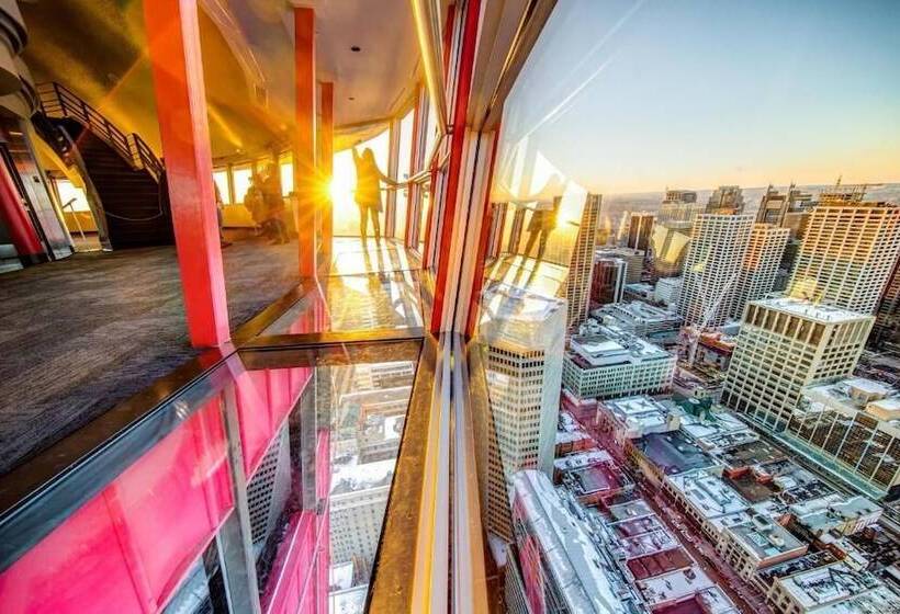 Отель Amenida Residences, Calgary