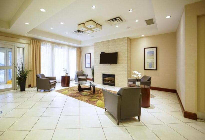 Отель Amenida Residences, Calgary