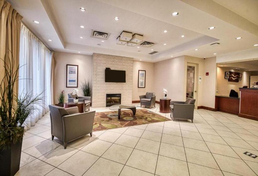 Отель Amenida Residences, Calgary