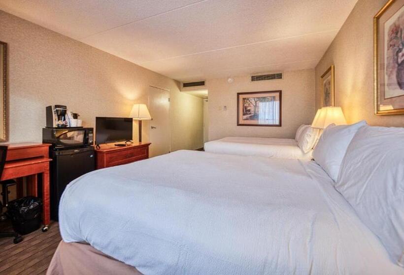 Отель Amenida Residences, Calgary