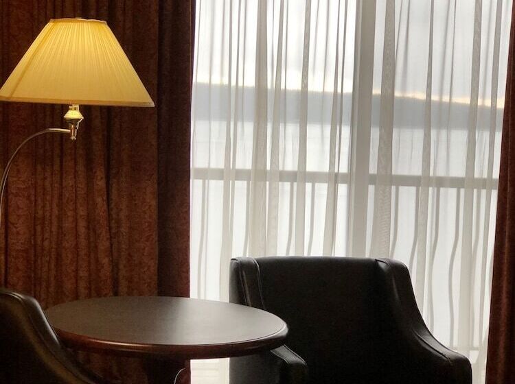 ホテル Anchor Inn And Suites