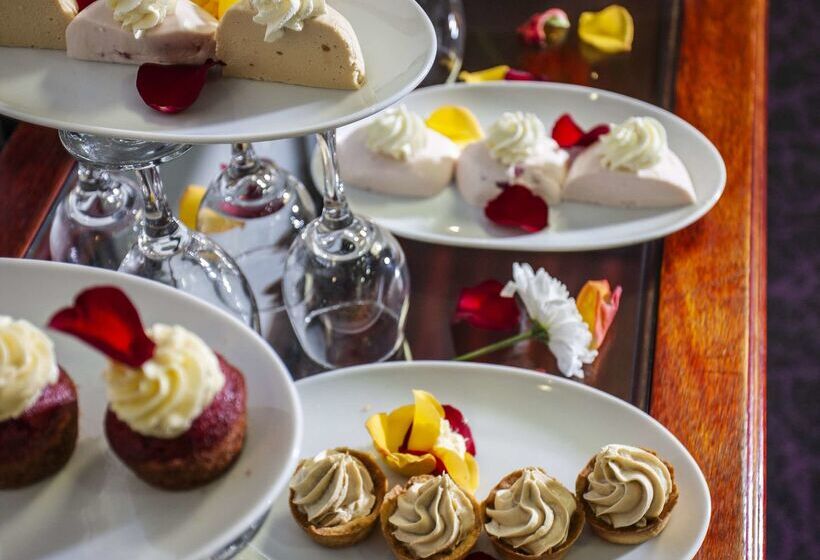 ホテル Avani Maseru