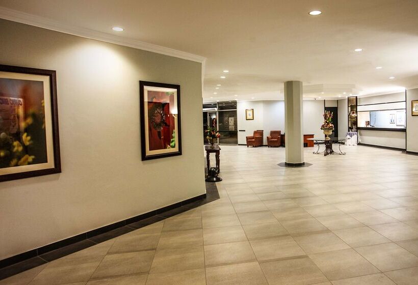 ホテル Avani Maseru