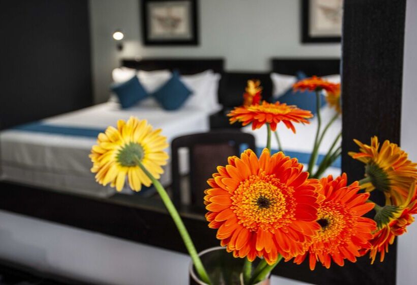 ホテル Avani Maseru