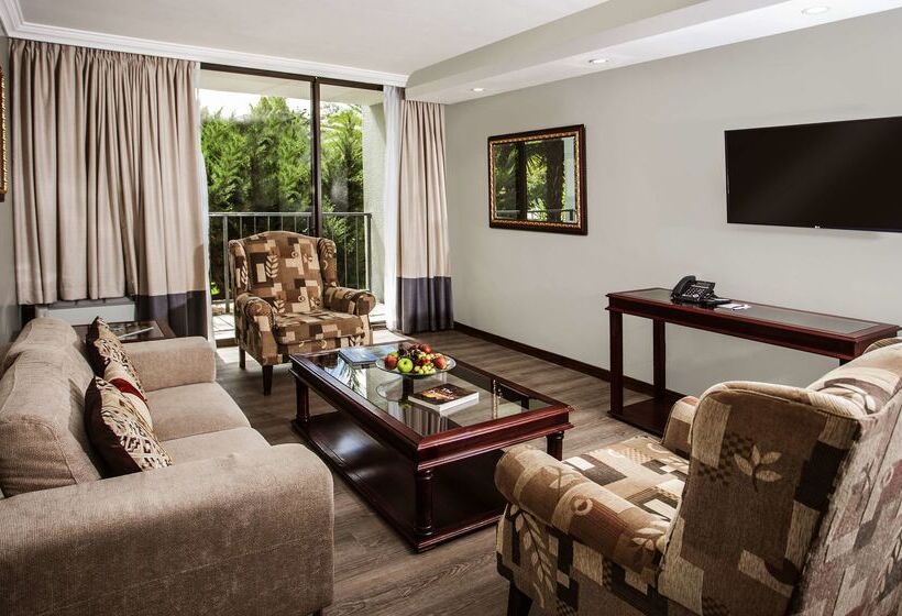 ホテル Avani Maseru