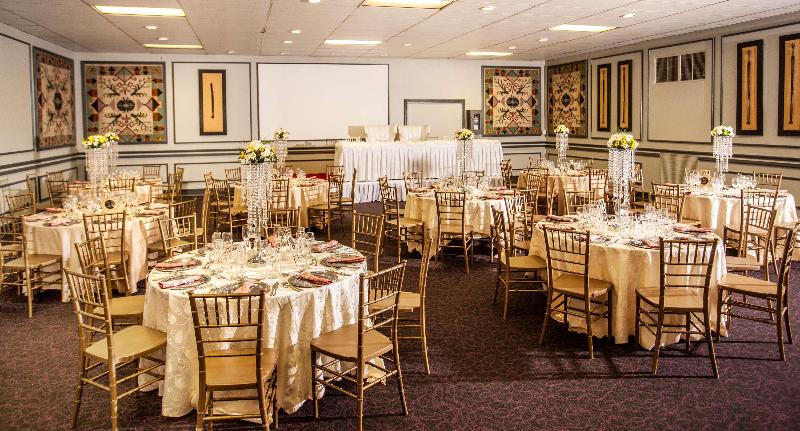 ホテル Avani Maseru