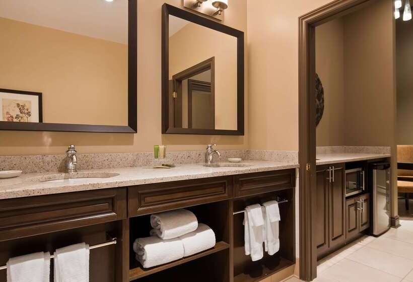 فندق Best Western Parkway Inn & Conference Centre