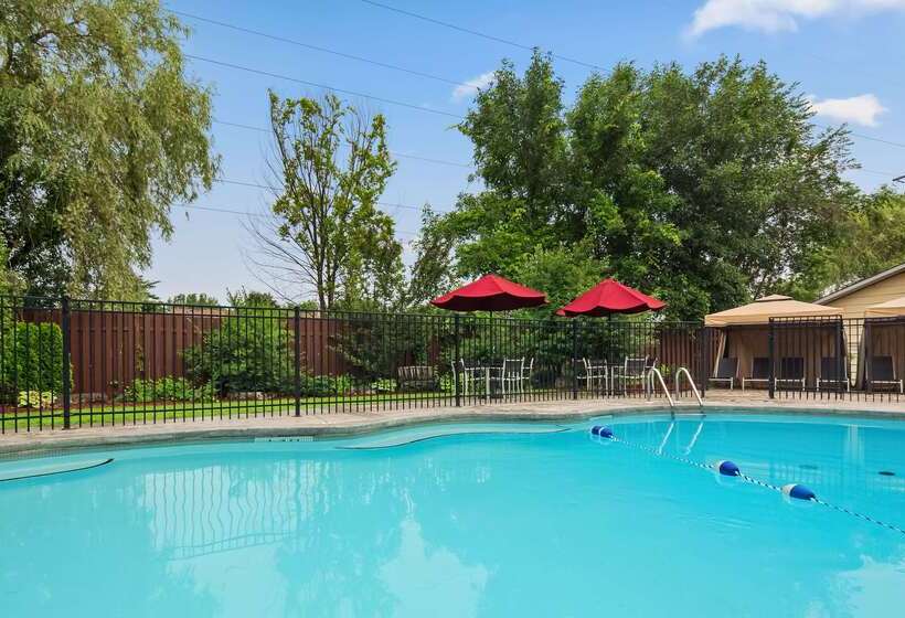 فندق Best Western Parkway Inn & Conference Centre